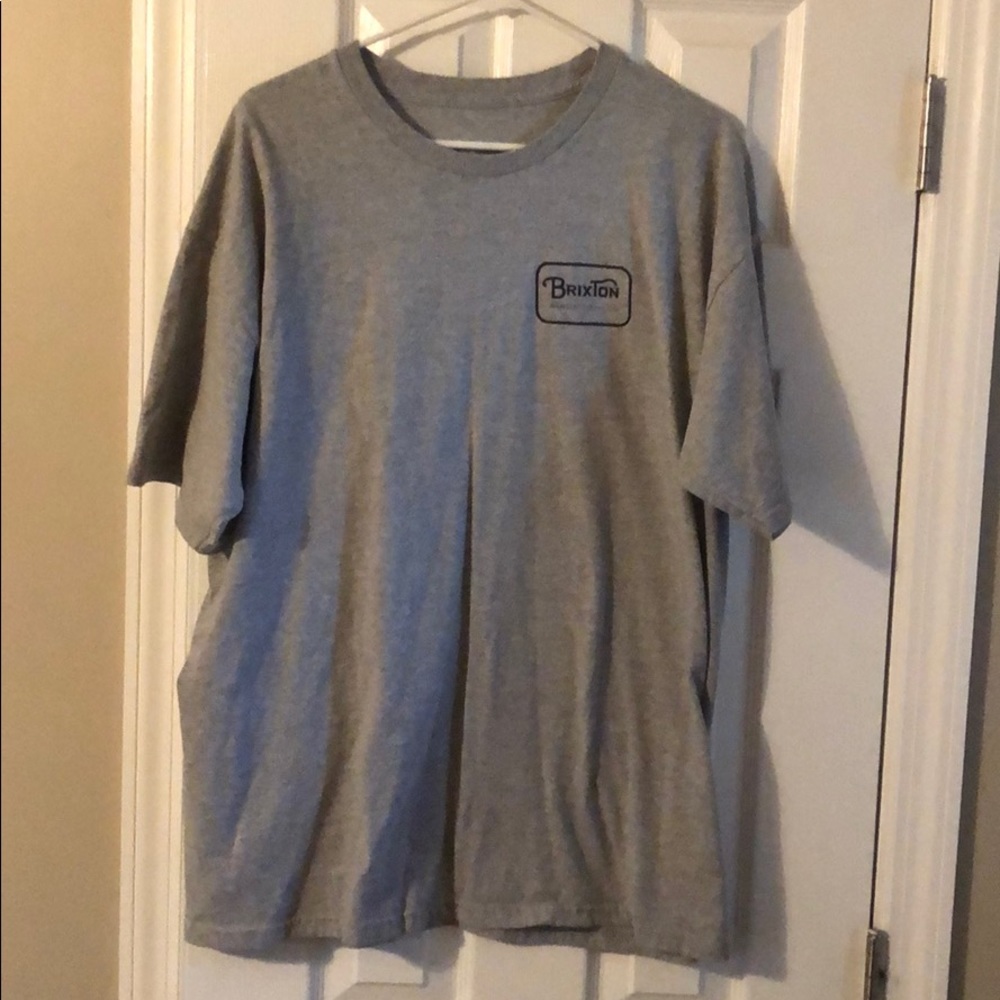 Gray short sleeve shirt
